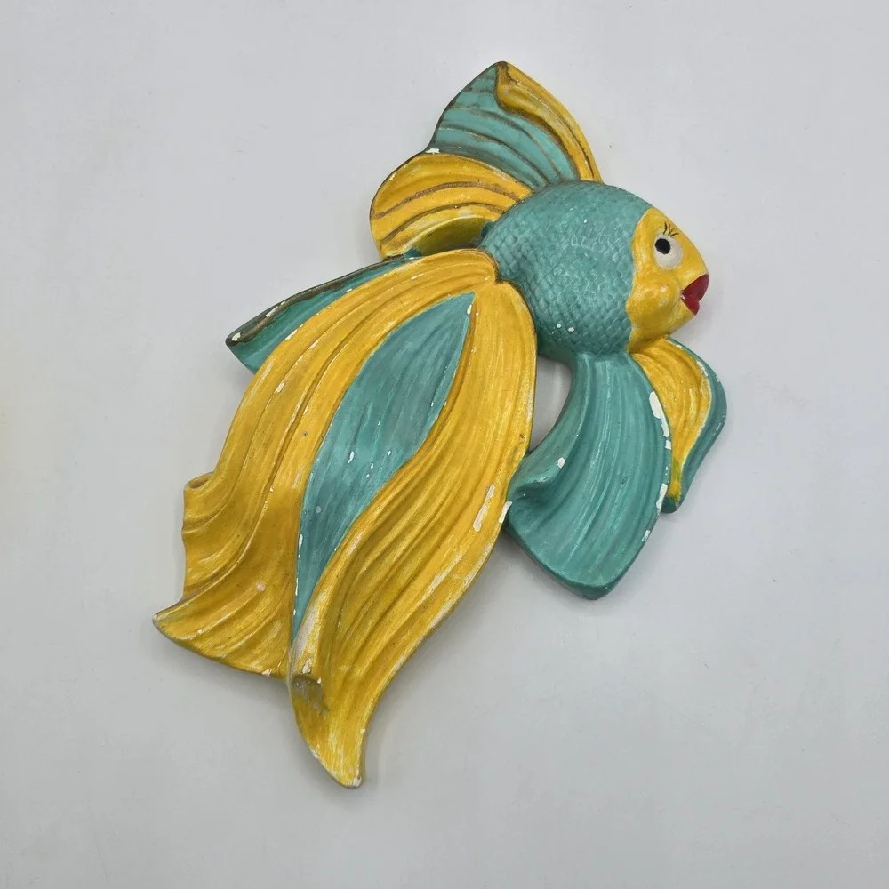 Chalkware Tropical Fish Kitsch Wall Plaque Art Vtg Anthropomorphic Nautical